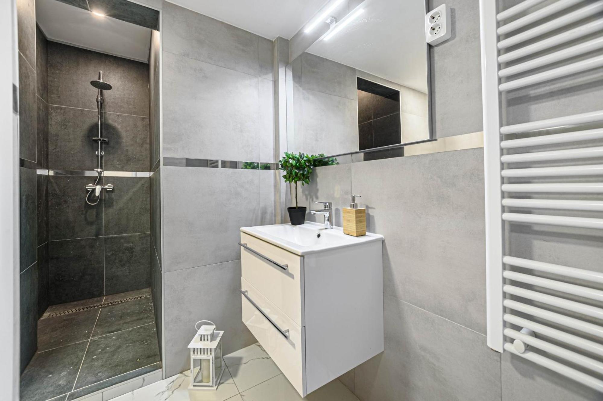 New Modern Homes Rakoczi 57 Budapeste Exterior foto